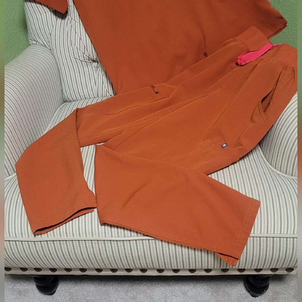 FIGS HW YOLA PANT XXS/P DIRTY CHAI. PO# 5855 - Picture 4 of 7